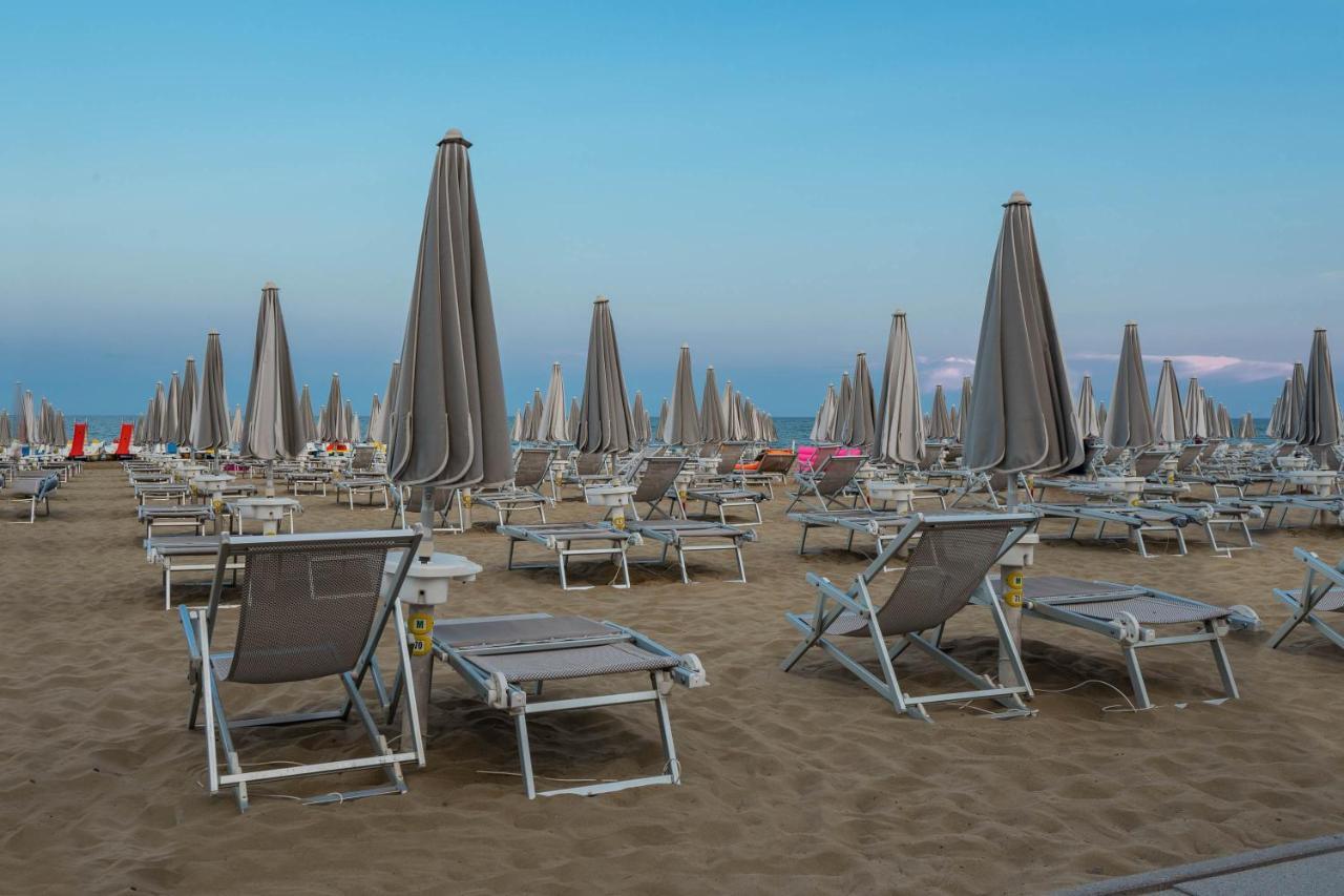 Hotel Delaville Frontemare Lido di Jesolo Eksteriør billede